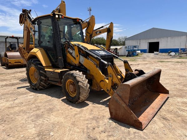Retroexcavadora 2015 Caterpillar 420FIT