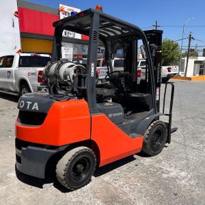 Montacargas 2021 Toyota 32-8FG25